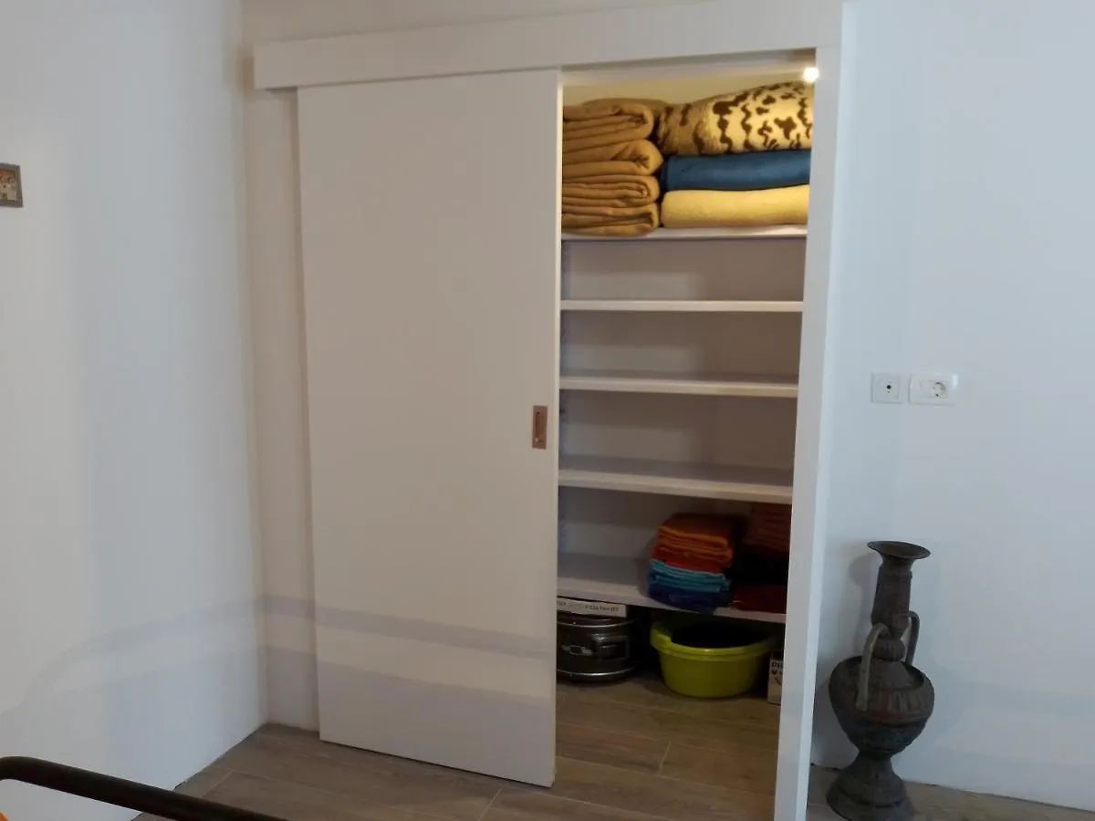 Two Room Apartment On The Beach-Zoranka Seget Vranjica Croatia