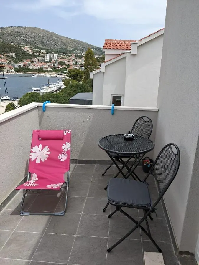 Two Room Apartment On The Beach-Zoranka Seget Vranjica