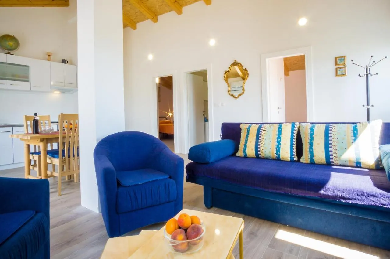 Two Room Apartment On The Beach-Zoranka Seget Vranjica