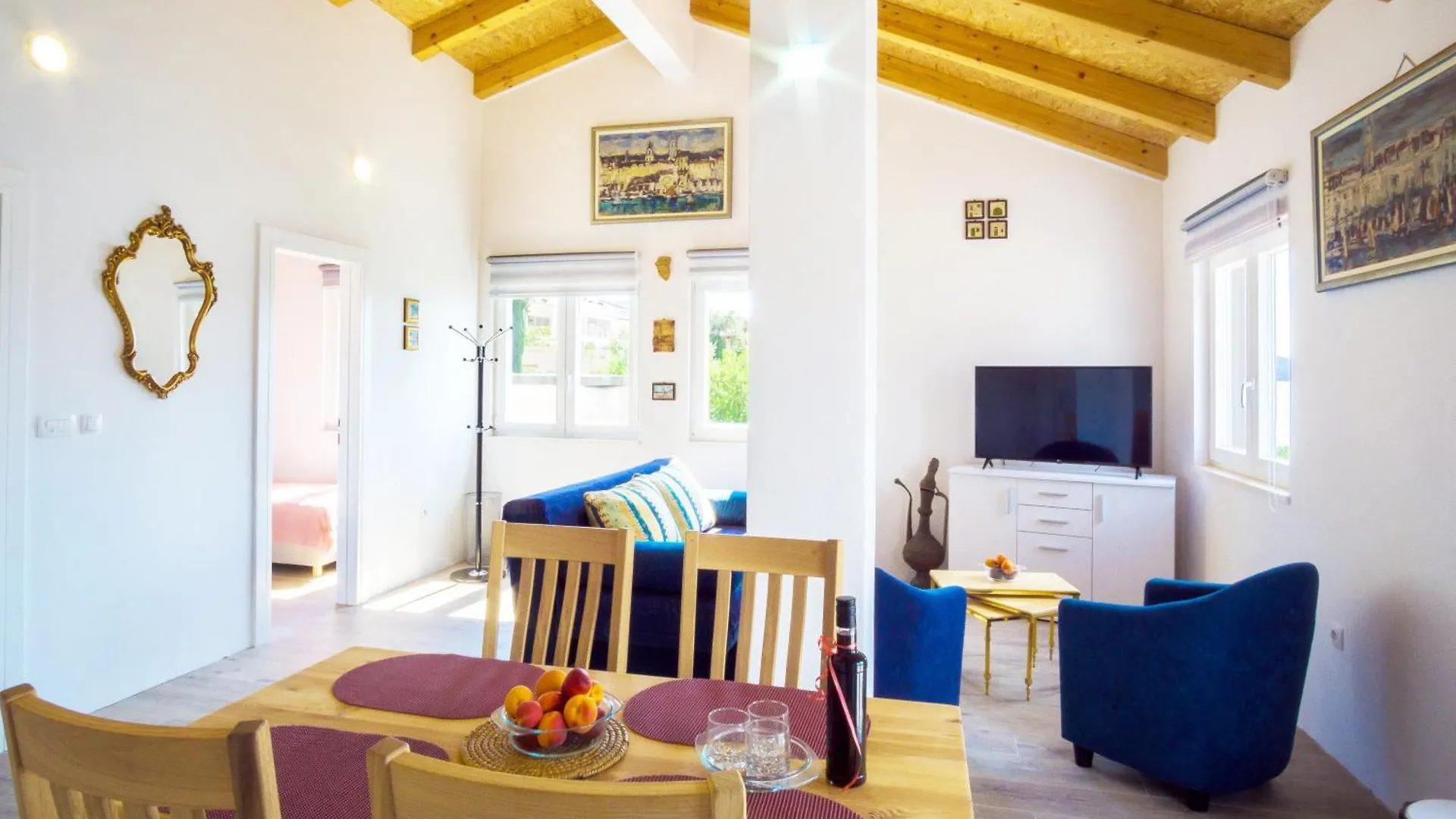 Two Room Apartment On The Beach-Zoranka Seget Vranjica
