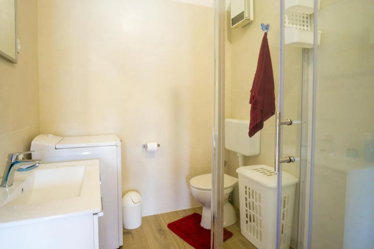 Two Room Apartment On The Beach-Zoranka Seget Vranjica