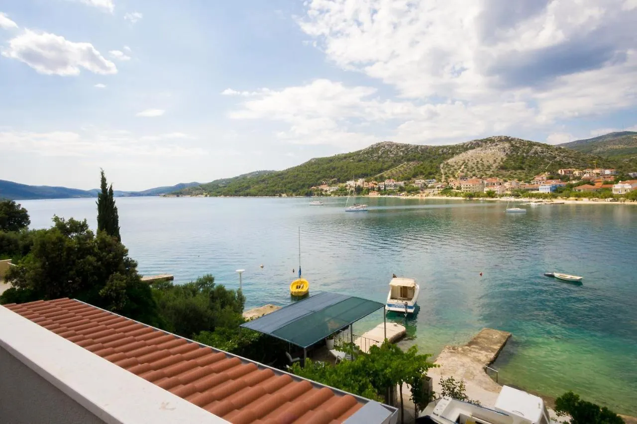 Two Room Apartment On The Beach-Zoranka Seget Vranjica