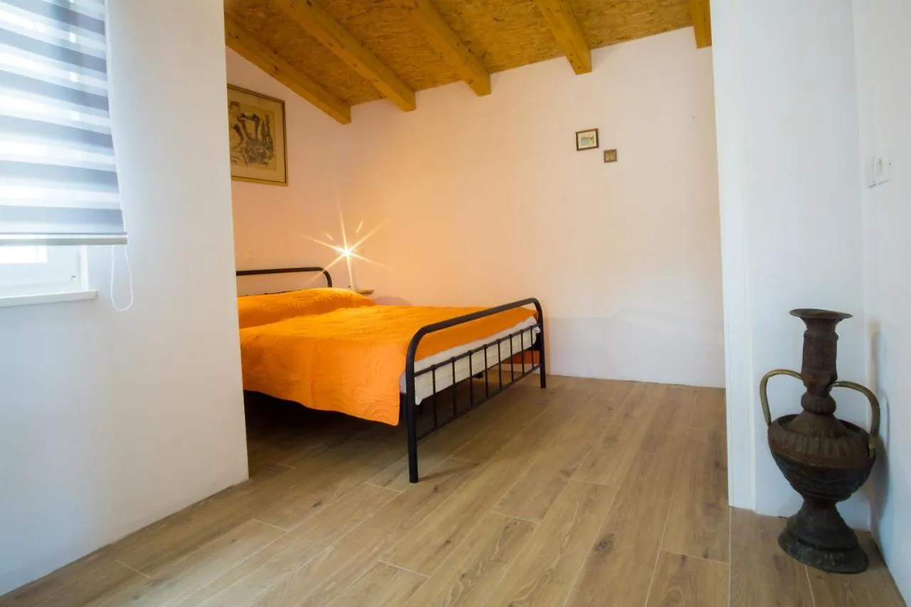Two Room Apartment On The Beach-Zoranka Seget Vranjica