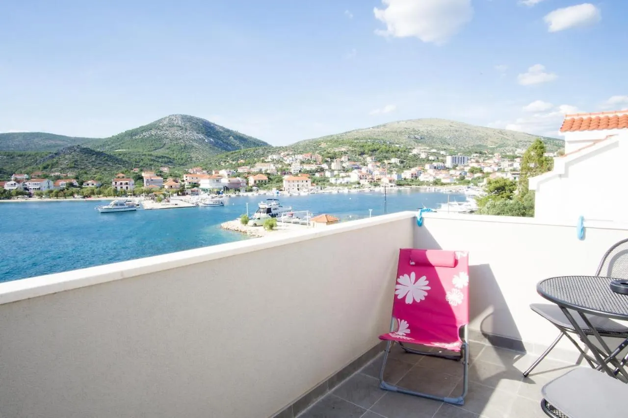 Two Room Apartment On The Beach-Zoranka Seget Vranjica