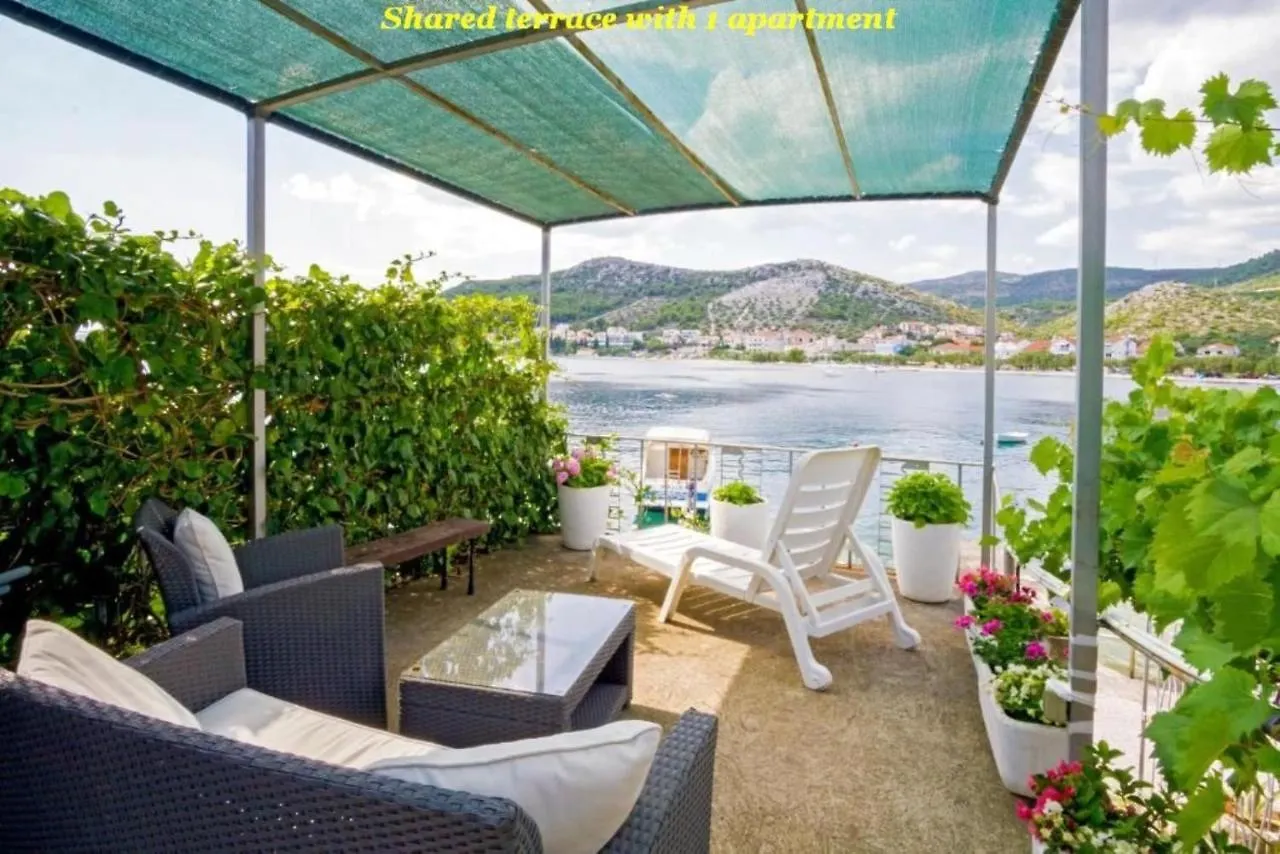 Two Room Apartment On The Beach-Zoranka Seget Vranjica 0*,