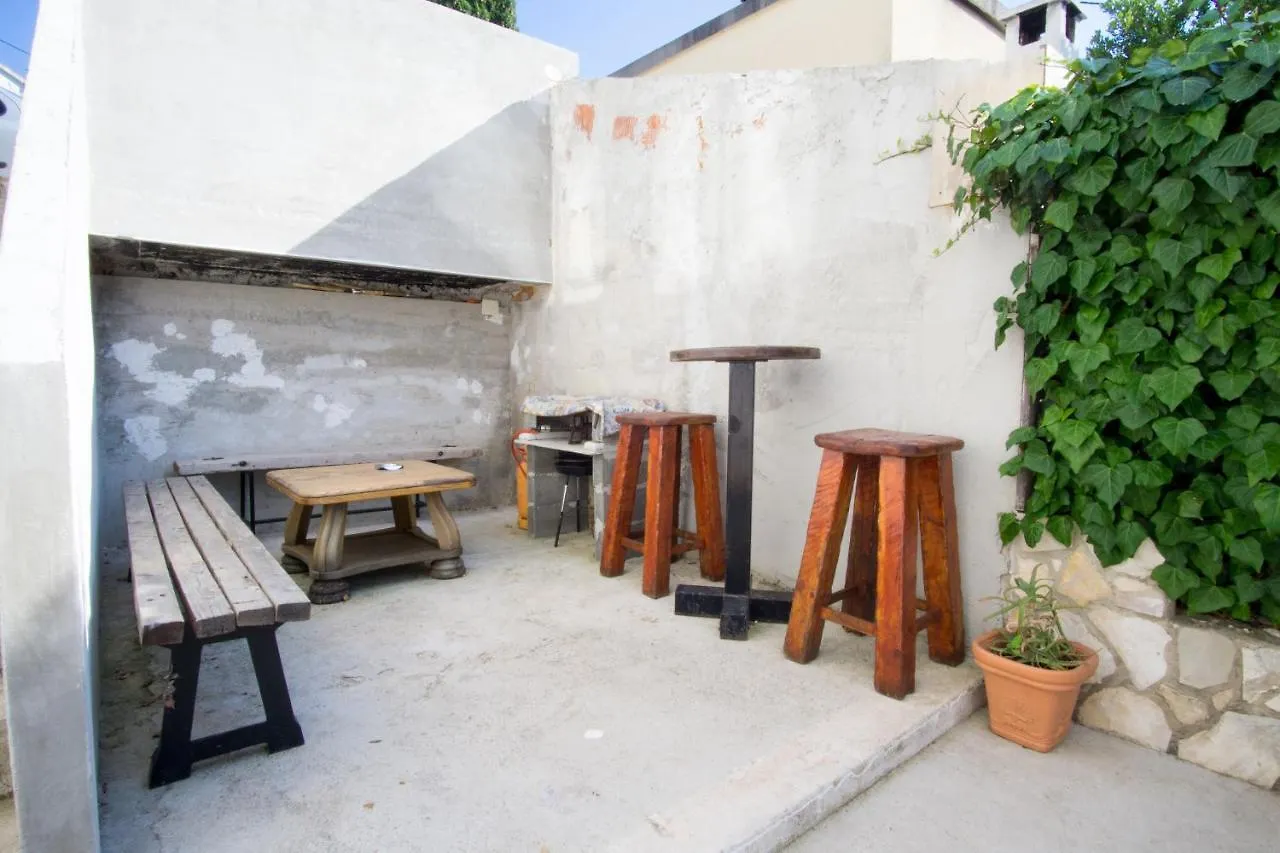 Two Room Apartment On The Beach-Zoranka Seget Vranjica Chorvatsko